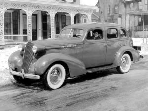 Oldsmobile Six Touring Sedan '1936